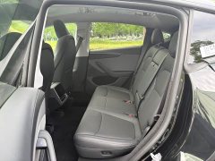 Tesla Model Y Rear-Wheel Drive - ფოტო 10