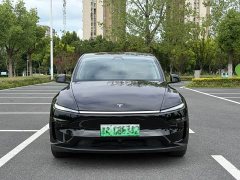 Tesla Model Y Rear-Wheel Drive - ფოტო 2