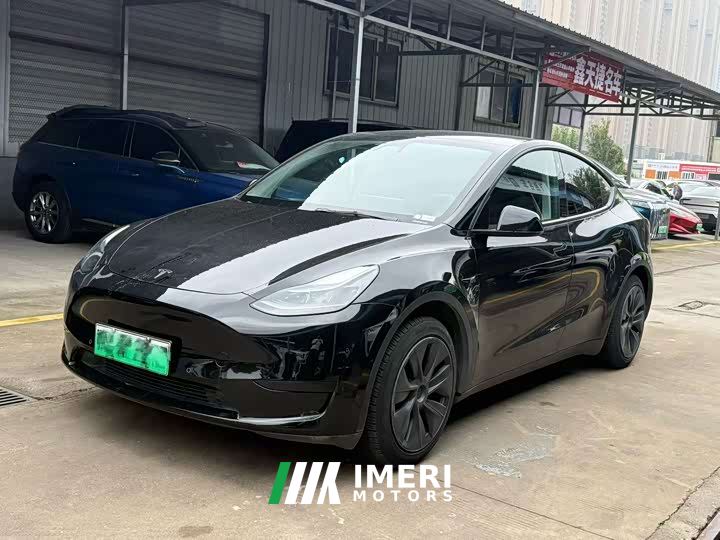 Tesla Model Y Rear-Wheel Drive