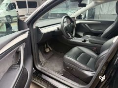 Tesla Model Y Rear-Wheel Drive - ფოტო 4