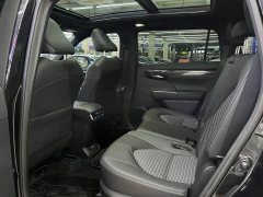 Toyota Crown Land Cruiser Crown Venza 2022 2.5L HEV AWD Premium - ფოტო 9
