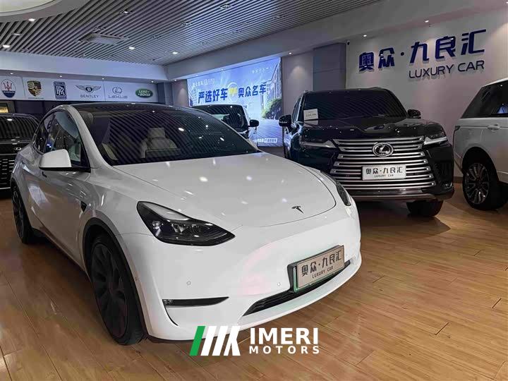 Tesla Model Y Performance All-Wheel Drive