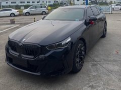 BMW 5 Series 530Li Luxury M Sport Package - ფოტო 1