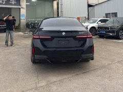 BMW 5 Series 530Li Luxury M Sport Package - ფოტო 4
