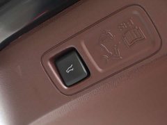 Lincoln Navigator 2021 Black Label Edition - ფოტო 10