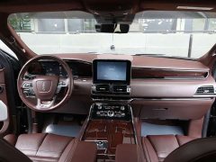 Lincoln Navigator 2021 Black Label Edition - ფოტო 13