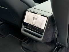Tesla Model Y Rear-Wheel Drive - ფოტო 10