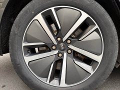 Li Auto L8 Max - ფოტო 13