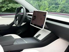 Tesla Model Y Rear-Wheel Drive - ფოტო 4