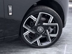 Rolls-Royce Cullinan Black Badge - ფოტო 9