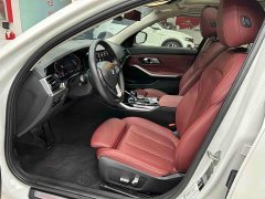 BMW 3 Series 320i M Sport Package - ფოტო 16