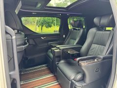 Toyota Vellfire 2020 Dual Motor 2.5L HV Premium Edition - ფოტო 12