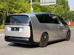 Li Auto Li Xiang MEGA 2024 Ultra - ფოტო 4