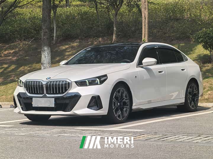 BMW 5 Series 530Li Luxury M Sport Package - ავტომობილი ჩინეთიდან