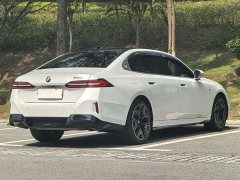 BMW 5 Series 530Li Luxury M Sport Package - ფოტო 15