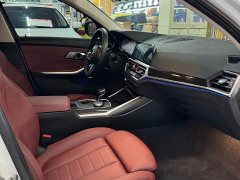 BMW 3 Series Facelift 325Li M Sport Package - ფოტო 12