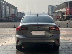Ford Focus Sedan EcoBoost 180 Automatic Sport Edition - ფოტო 13