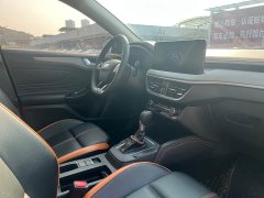 Ford Focus Sedan EcoBoost 180 Automatic Sport Edition - ფოტო 4