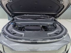 Li Auto L8 Ultra Smart Refresh Edition - ფოტო 4