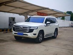 Toyota Land Cruiser (Imported) LC300 2022 3.5T Automatic - ფოტო 1