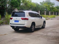 Toyota Land Cruiser (Imported) LC300 2022 3.5T Automatic - ფოტო 4