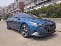 Hyundai Elantra 1.5L CVT Luxury - ფოტო 3
