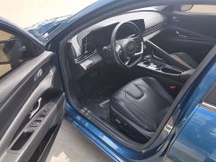 Hyundai Elantra 1.5L CVT Luxury - ფოტო 9