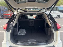 Nissan Qashqai 2.5L CVT 4WD XL ITS 3-Row 7-Seat Luxury Premier Edition - ფოტო 14