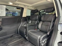 Honda Odyssey 2.0L e:HEV Luxury - ფოტო 6