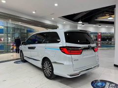 Honda Odyssey 2.0L e:HEV Luxury - ფოტო 7