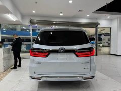 Honda Odyssey 2.0L e:HEV Luxury - ფოტო 8