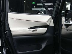 Lexus LM 500h Six-Seat Premium Edition - ფოტო 15
