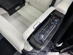 Lexus LM 2020 300h 7-Seater Elegant Edition - ფოტო 13
