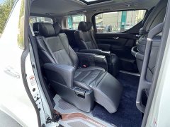 Toyota Vellfire 2021 Crown Hybrid 2.5L HV Luxury Edition - ფოტო 19