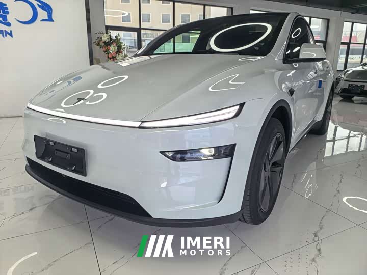 Tesla Model Y Rear-Wheel Drive