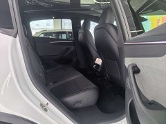 Tesla Model Y Rear-Wheel Drive - ფოტო 11