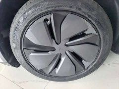 Tesla Model Y Rear-Wheel Drive - ფოტო 13