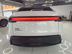 Tesla Model Y Rear-Wheel Drive - ფოტო 5