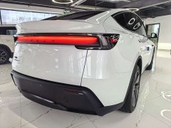Tesla Model Y Rear-Wheel Drive - ფოტო 6