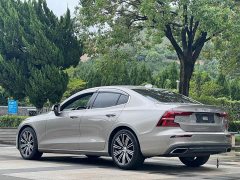 Volvo S60 T4 Smart Luxury Edition - ფოტო 15