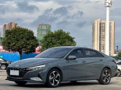 Hyundai Elantra 1.5L CVT Luxury - ფოტო 1