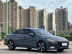 Hyundai Elantra 1.5L CVT Luxury - ფოტო 3