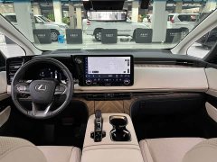 Lexus LM 500h Six-Seat Premium Edition - ფოტო 17