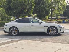 Xiaomi SU7 Rear-Wheel Drive Standard Founder Edition - ფოტო 4