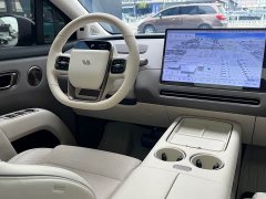 Li Auto i8 Standard Edition - ფოტო 14