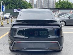 Tesla Model Y Rear-Wheel Drive - ფოტო 13