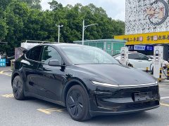 Tesla Model Y Rear-Wheel Drive - ფოტო 3