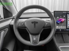 Tesla Model Y Rear-Wheel Drive - ფოტო 17