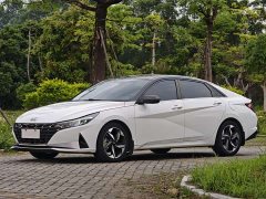 Hyundai Elantra 1.5L CVT Luxury - ფოტო 1