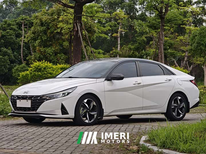 Hyundai Elantra 1.5L CVT Luxury